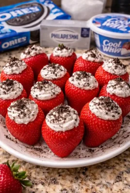 Oreo Fluff Stuffed Strawberries